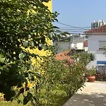 Cantinho Rosas - 500m Away