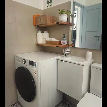 Cantinho Rosas - 500m Away *